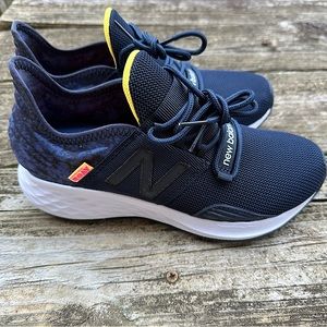 NWOT New Balance Womens Fresh Foam Roav V1 Sneaker